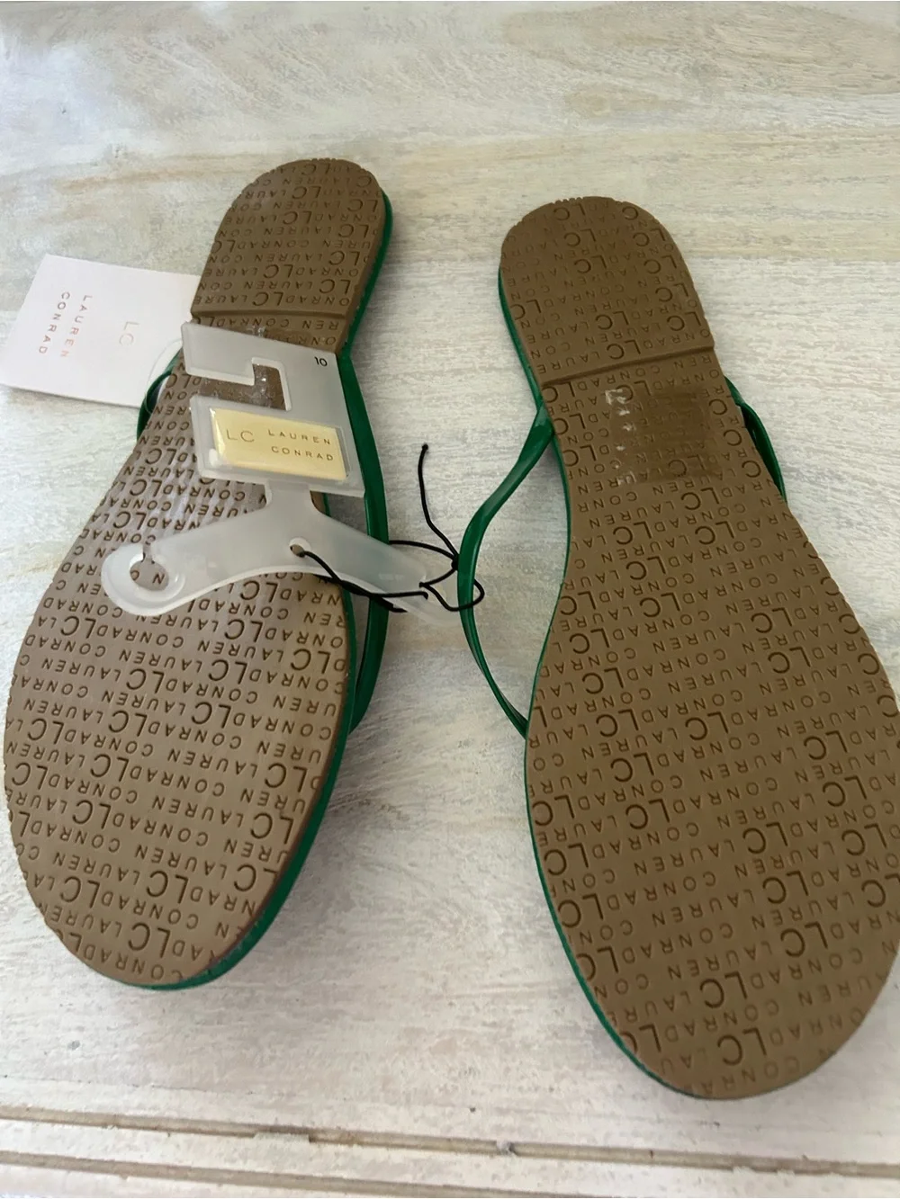 NWT LC Lauren Conrad Green Thong Sandals 10 Style Honeygreen